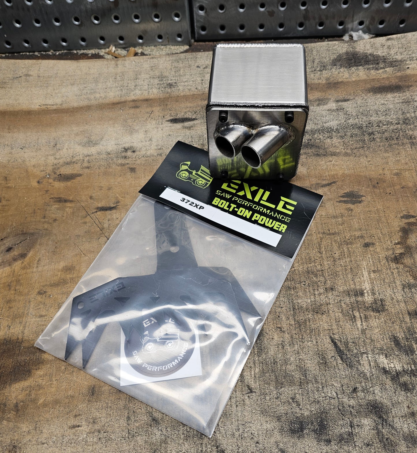 372XP PERFORMANCE MUFFLER - FREE SPIKES