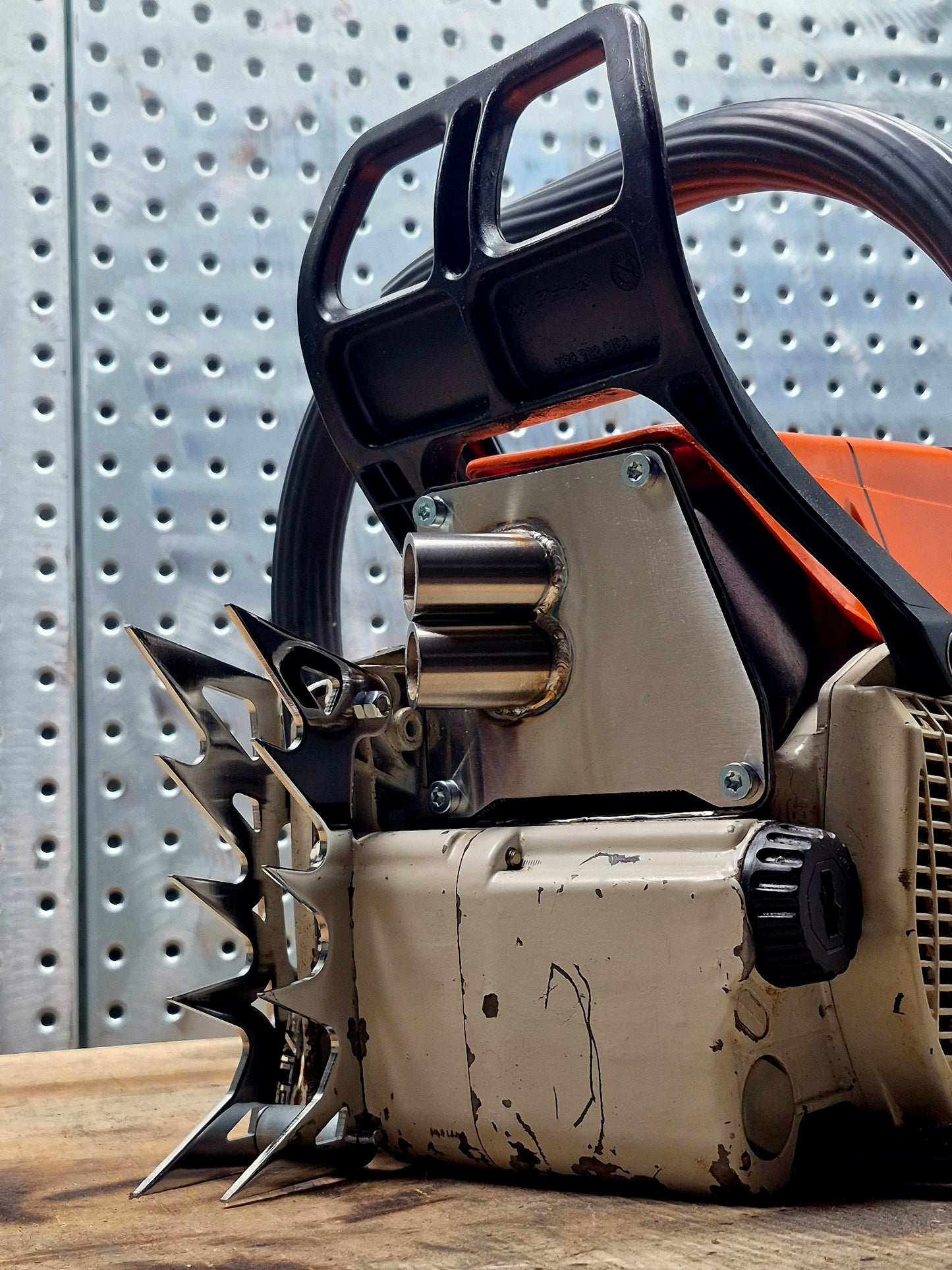 660 STIHL PERFORMANCE MUFFLER COVER