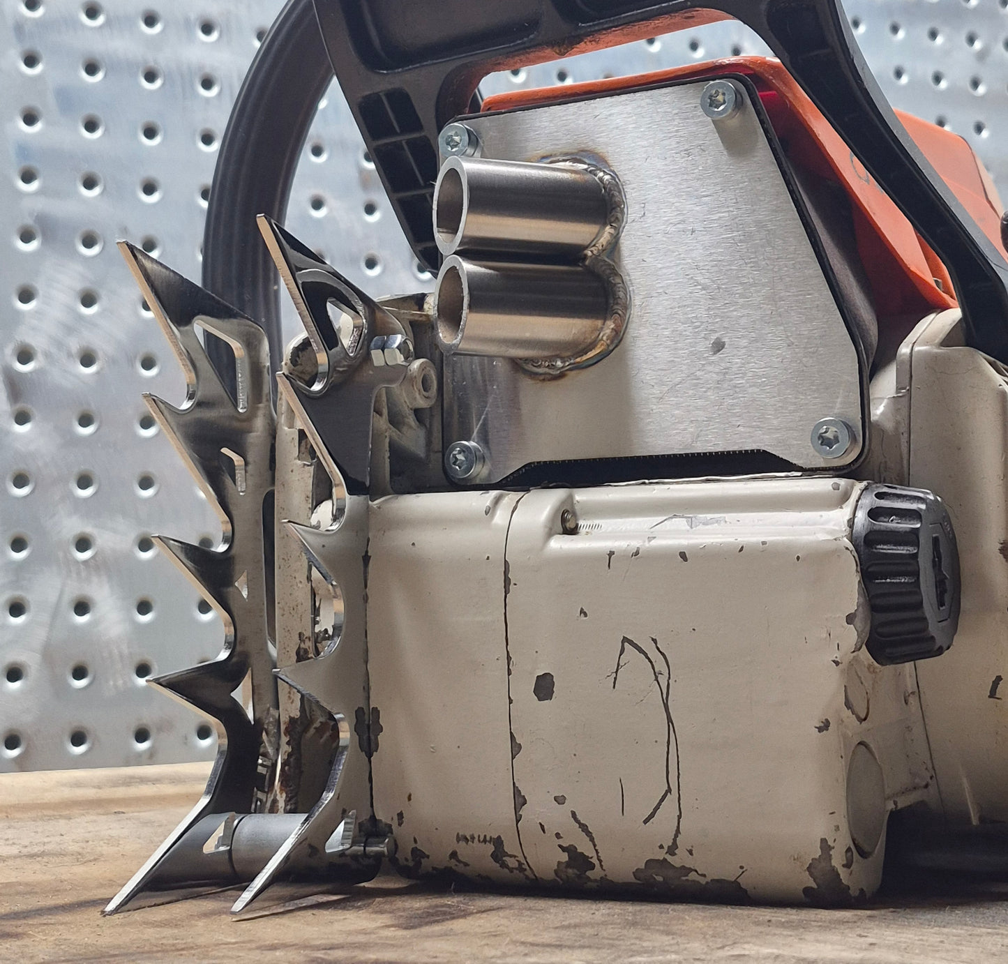 660 STIHL PERFORMANCE MUFFLER COVER